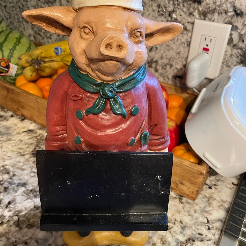 French pig statue